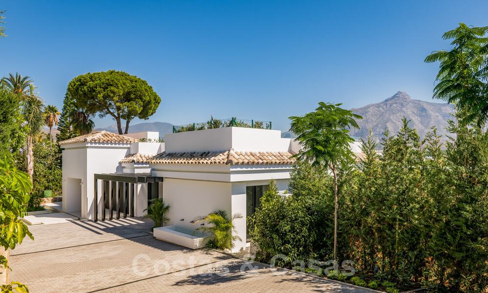 Gerenoveerde luxevilla in een contemporaine stijl te koop, dicht bij voorzieningen in de golfvallei van Nueva Andalucia, Marbella 31753