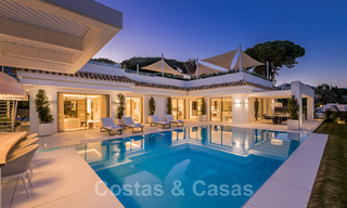 Gerenoveerde luxevilla in een contemporaine stijl te koop, dicht bij voorzieningen in de golfvallei van Nueva Andalucia, Marbella 31777 