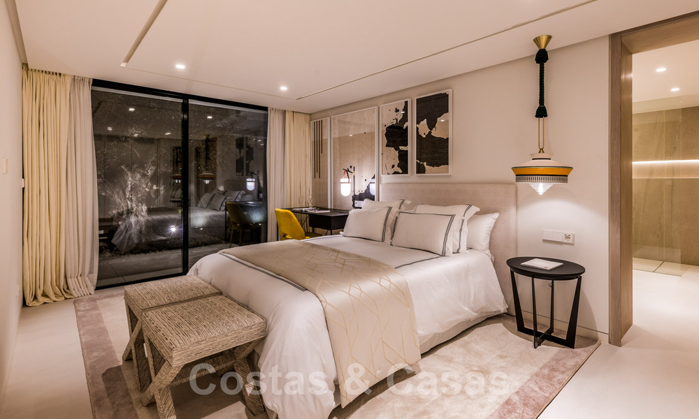 Gerenoveerde luxevilla in een contemporaine stijl te koop, dicht bij voorzieningen in de golfvallei van Nueva Andalucia, Marbella 31789