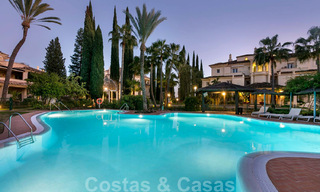 Ruim luxe penthouse te koop aan de golfbaan in Nueva Andalucia, Marbella met panoramisch uitzicht 32095 