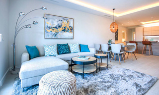 Gerenoveerd ruim luxe appartement te koop, eerstelijnsgolf en instapklaar, Nueva Andalucia, Marbella 32120 