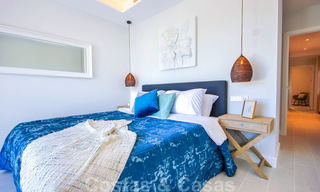 Gerenoveerd ruim luxe appartement te koop, eerstelijnsgolf en instapklaar, Nueva Andalucia, Marbella 32123 