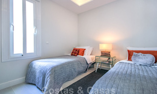 Gerenoveerd ruim luxe appartement te koop, eerstelijnsgolf en instapklaar, Nueva Andalucia, Marbella 32126 