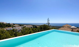 Instapklare nieuwe moderne villa te koop met prachtig open zeezicht in Marbella, dicht bij de stranden en het centrum 32136 