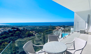 Instapklare nieuwe moderne villa te koop met prachtig open zeezicht in Marbella, dicht bij de stranden en het centrum 32137 