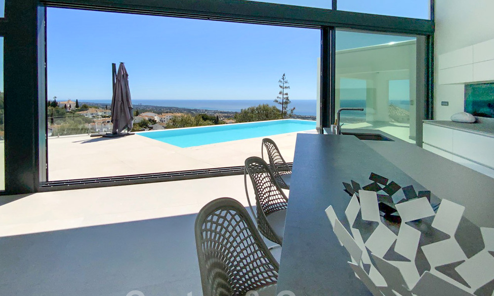Instapklare nieuwe moderne villa te koop met prachtig open zeezicht in Marbella, dicht bij de stranden en het centrum 32144
