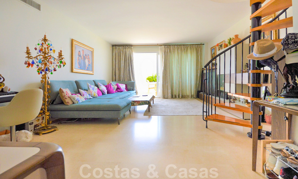 Eerstelijnsstrand penthouse appartement te koop met privézwembad op de New Golden Mile, tussen Marbella en Estepona 32174