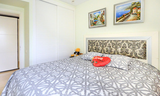 Eerstelijnsstrand penthouse appartement te koop met privézwembad op de New Golden Mile, tussen Marbella en Estepona 32185 
