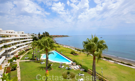 Eerstelijnsstrand penthouse appartement te koop met privézwembad op de New Golden Mile, tussen Marbella en Estepona 32189