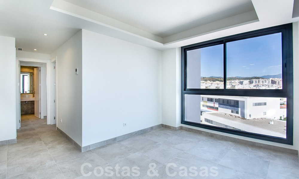 Elegant modern appartement met zee- en stadszicht te koop in het centrum van Estepona 32241