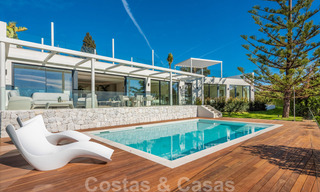 Elegante en ruime moderne nieuwe villa te koop met prachtig panoramisch zeezicht in Elviria, Marbella 32331 