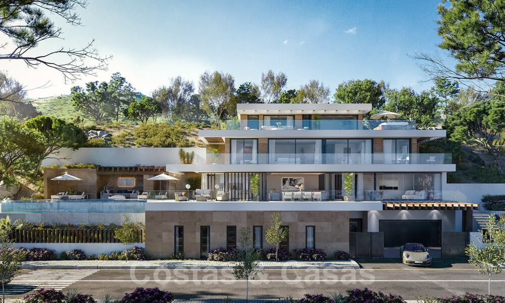 Bouwgronden voor nieuwbouw villa’s met spectaculair uitzicht op de golf, het meer, bergen en de zee tot aan Afrika, in een afgeschermd golfresort te koop in Benahavis - Marbella 32422