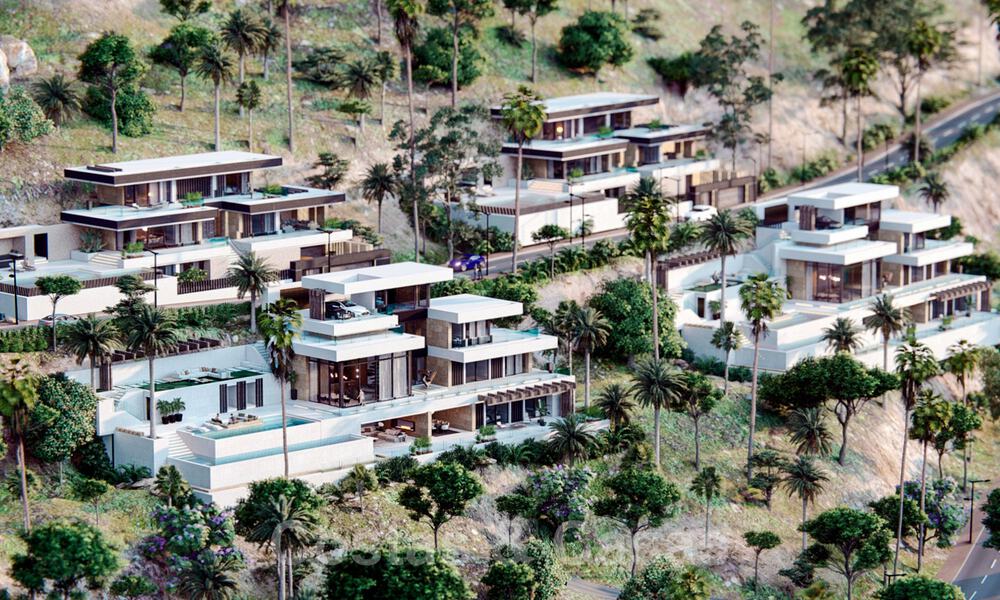 Bouwgronden voor nieuwbouw villa’s met spectaculair uitzicht op de golf, het meer, bergen en de zee tot aan Afrika, in een afgeschermd golfresort te koop in Benahavis - Marbella 32435