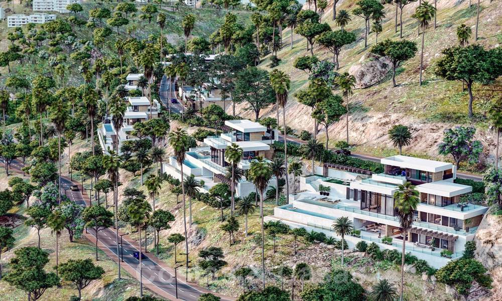 Bouwgronden voor nieuwbouw villa’s met spectaculair uitzicht op de golf, het meer, bergen en de zee tot aan Afrika, in een afgeschermd golfresort te koop in Benahavis - Marbella 32436