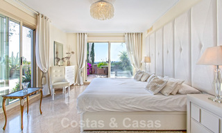 Schitterend zuid gericht penthouse met prachtig zee- en bergzicht te koop in de Golf Valley van Nueva Andalucia, Marbella 32438 