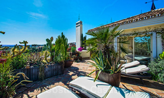 Schitterend zuid gericht penthouse met prachtig zee- en bergzicht te koop in de Golf Valley van Nueva Andalucia, Marbella 32441 