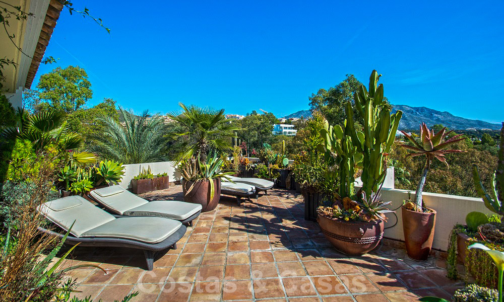 Schitterend zuid gericht penthouse met prachtig zee- en bergzicht te koop in de Golf Valley van Nueva Andalucia, Marbella 32442