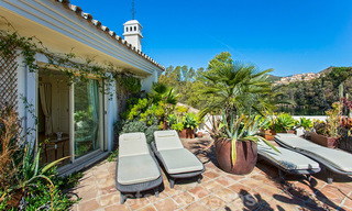 Schitterend zuid gericht penthouse met prachtig zee- en bergzicht te koop in de Golf Valley van Nueva Andalucia, Marbella 32443 