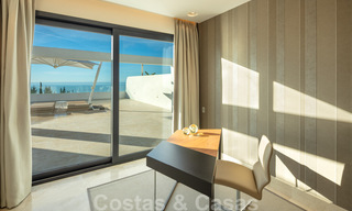 Ruim, modern design penthouse appartement met prachtig zeezicht te koop in Sierra Blanca op de Golden Mile, Marbella 32668 