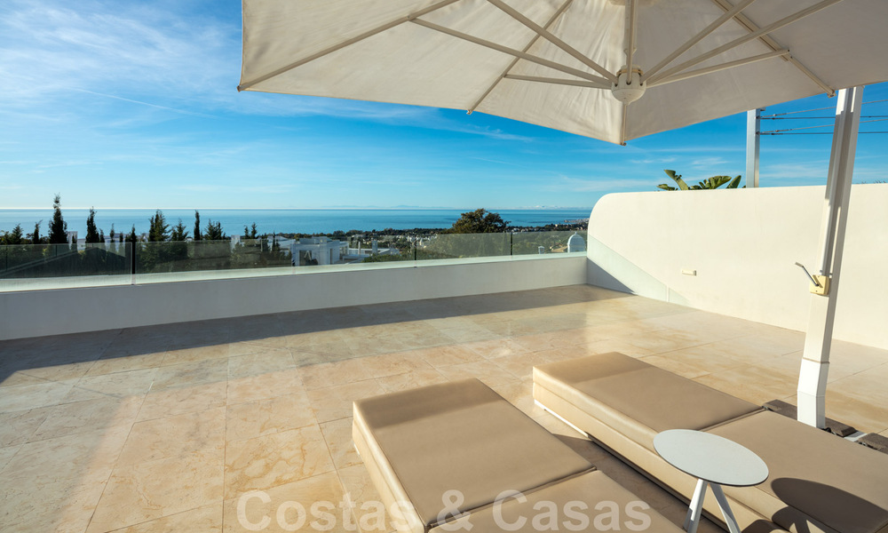 Ruim, modern design penthouse appartement met prachtig zeezicht te koop in Sierra Blanca op de Golden Mile, Marbella 32669