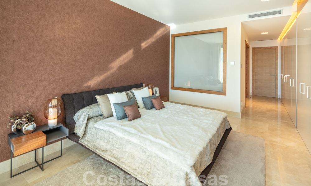 Ruim, modern design penthouse appartement met prachtig zeezicht te koop in Sierra Blanca op de Golden Mile, Marbella 32677