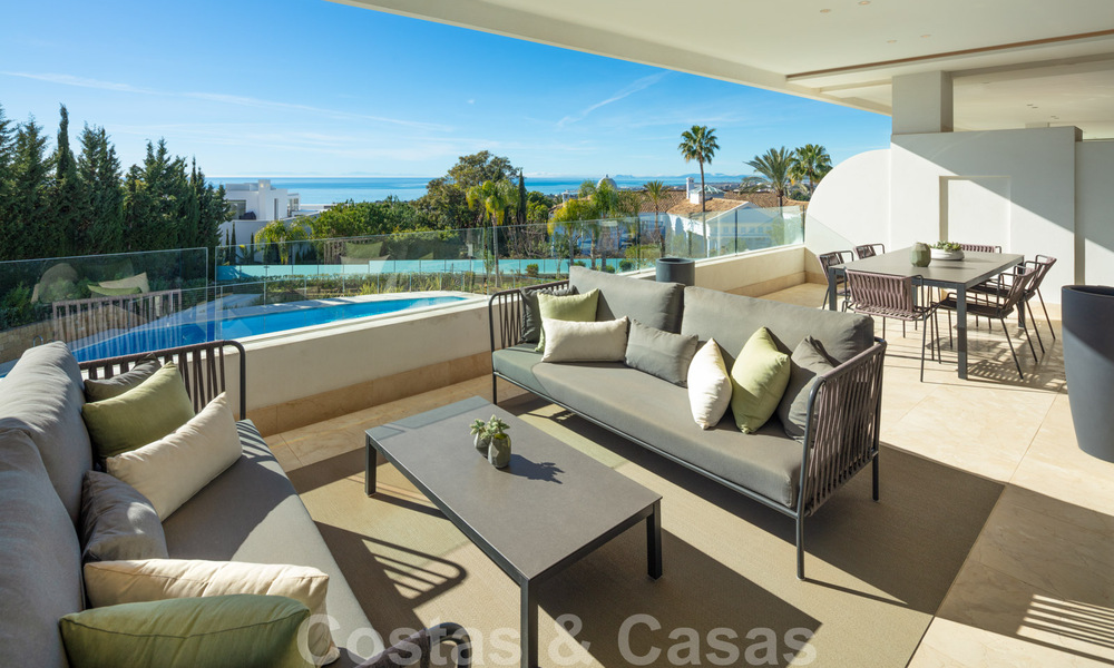 Ruim, modern design penthouse appartement met prachtig zeezicht te koop in Sierra Blanca op de Golden Mile, Marbella 32679
