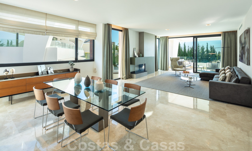 Ruim, modern design penthouse appartement met prachtig zeezicht te koop in Sierra Blanca op de Golden Mile, Marbella 32682