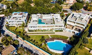 Ruim, modern design penthouse appartement met prachtig zeezicht te koop in Sierra Blanca op de Golden Mile, Marbella 32685 