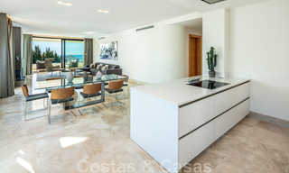 Ruim, modern design penthouse appartement met prachtig zeezicht te koop in Sierra Blanca op de Golden Mile, Marbella 32687 