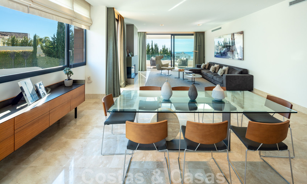 Ruim, modern design penthouse appartement met prachtig zeezicht te koop in Sierra Blanca op de Golden Mile, Marbella 32688
