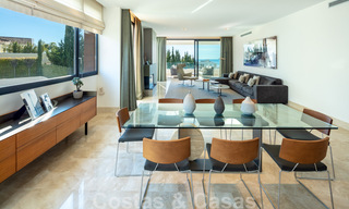 Ruim, modern design penthouse appartement met prachtig zeezicht te koop in Sierra Blanca op de Golden Mile, Marbella 32688 