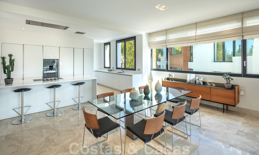 Ruim, modern design penthouse appartement met prachtig zeezicht te koop in Sierra Blanca op de Golden Mile, Marbella 32691