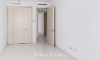 Modern 3 slaapkamer appartement te koop met zeezicht in een eerstelijns golf complex in Benahavis - Marbella 32544 