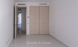 Modern 3 slaapkamer appartement te koop met zeezicht in een eerstelijns golf complex in Benahavis - Marbella 32545 