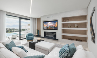Instapklare exclusieve moderne villa te koop, met panoramisch berg-, golf- en zeezicht in Marbella - Benahavis. 32624 