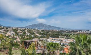 Instapklare exclusieve moderne villa te koop, met panoramisch berg-, golf- en zeezicht in Marbella - Benahavis. 32628 
