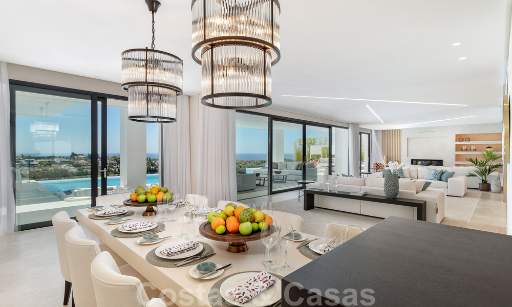 Instapklare exclusieve moderne villa te koop, met panoramisch berg-, golf- en zeezicht in Marbella - Benahavis. 32638