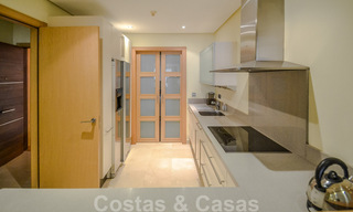 Instapklaar ruim luxeappartement te koop in prestigieus complex aan de Golden Mile in Marbella 32752 