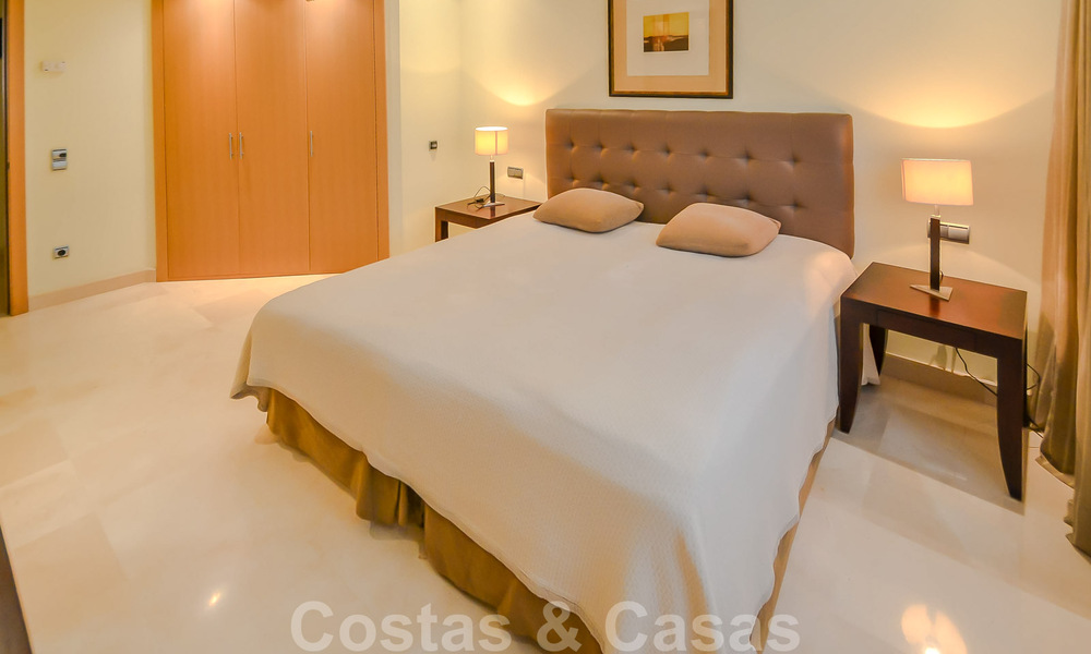 Instapklaar ruim luxeappartement te koop in prestigieus complex aan de Golden Mile in Marbella 32761