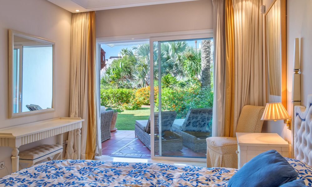 4-Slaapkamer luxeappartement te koop in een eerstelijns strandcomplex op wandelafstand van Puerto Banus in Marbella 32810