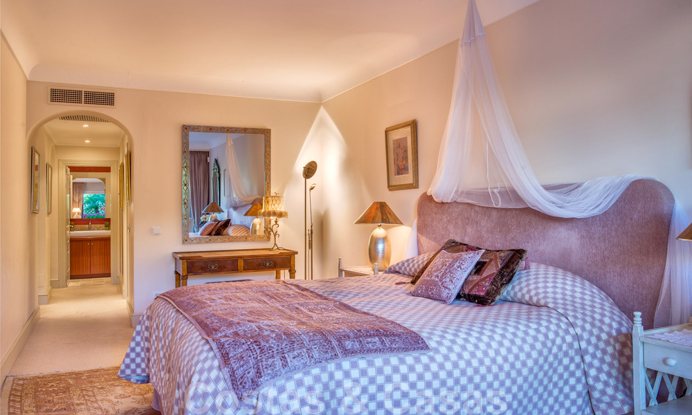 4-Slaapkamer luxeappartement te koop in een eerstelijns strandcomplex op wandelafstand van Puerto Banus in Marbella 32817