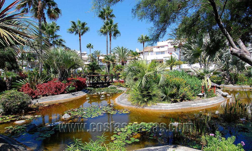 4-Slaapkamer luxeappartement te koop in een eerstelijns strandcomplex op wandelafstand van Puerto Banus in Marbella 32850