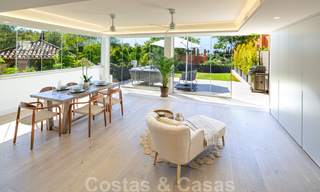 Prachtig eigentijds gerenoveerd, zuid gericht, luxe tuinappartement te koop in Nueva Andalucia, Marbella 32858 