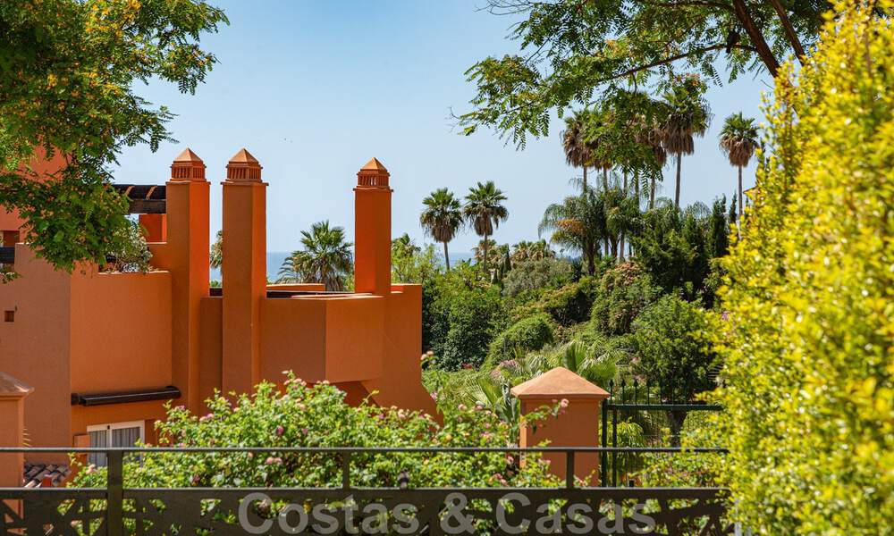 Prachtig eigentijds gerenoveerd, zuid gericht, luxe tuinappartement te koop in Nueva Andalucia, Marbella 32875