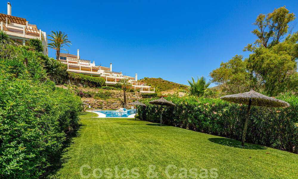 Prachtig eigentijds gerenoveerd, zuid gericht, luxe tuinappartement te koop in Nueva Andalucia, Marbella 32887