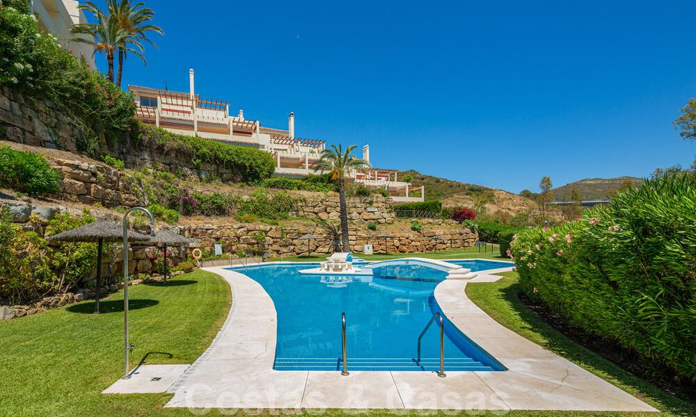 Prachtig eigentijds gerenoveerd, zuid gericht, luxe tuinappartement te koop in Nueva Andalucia, Marbella 32888