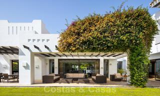 Luxevilla in Spaanse stijl te koop op wandelafstand van het strand, de golfbaan en voorzieningen in het prestigieuze Guadalmina Baja te Marbella 32917 