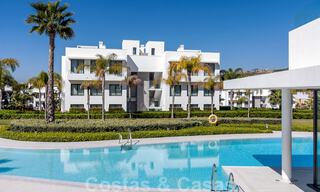 Instapklaar modern designer penthouse appartement te koop met 3 slaapkamers in luxe resort in Marbella - Estepona 33398 