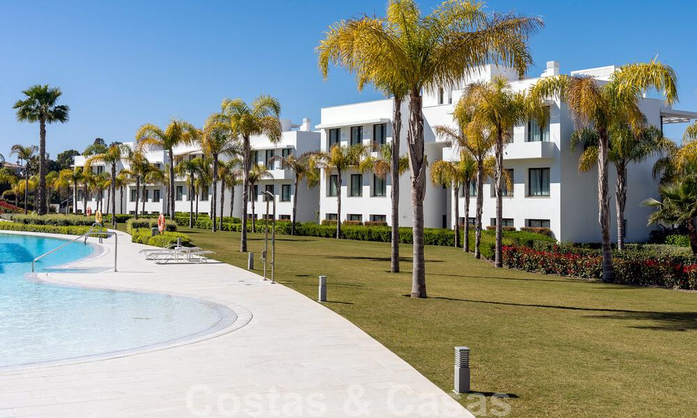 Instapklaar modern designer penthouse appartement te koop met 3 slaapkamers in luxe resort in Marbella - Estepona 33402