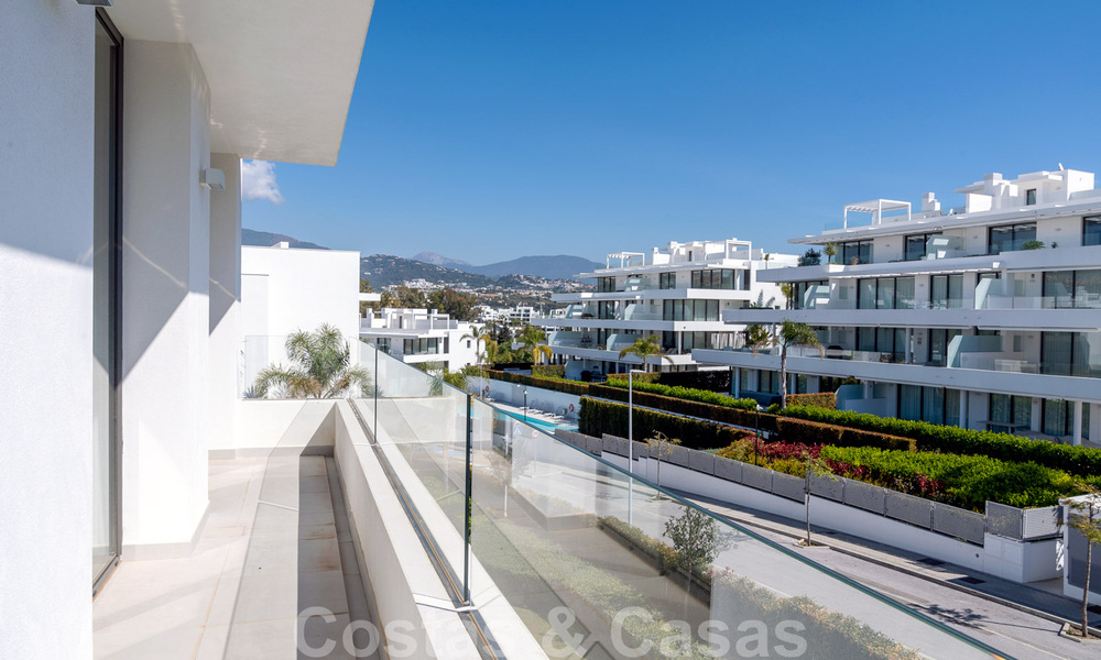 Instapklaar modern designer penthouse appartement te koop met 3 slaapkamers in luxe resort in Marbella - Estepona 33407